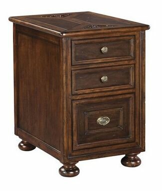Stor End Table in Villa Valencia Finish